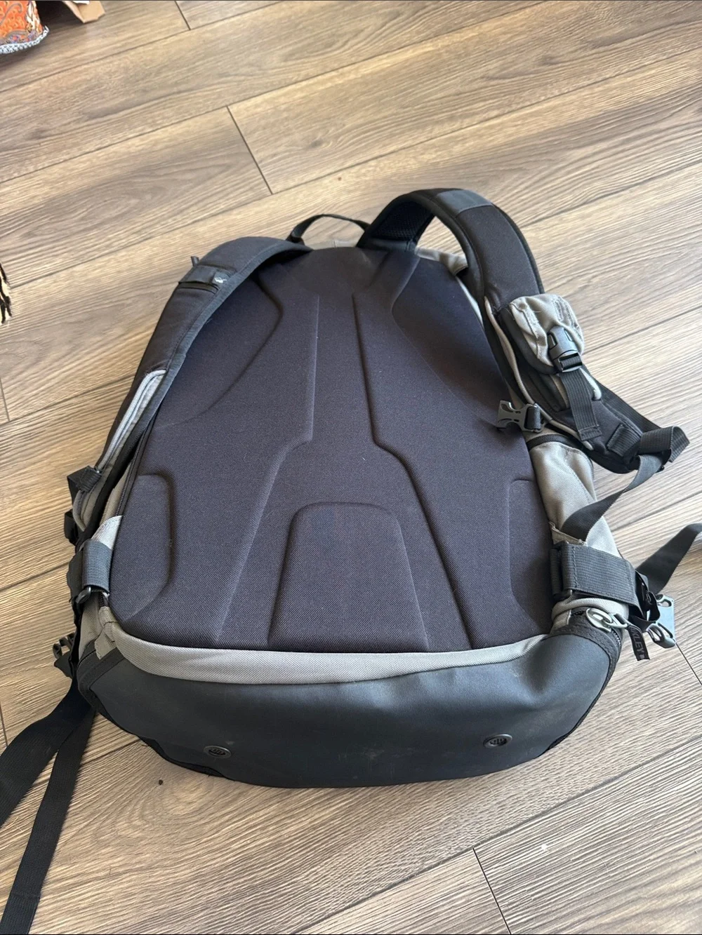 Oakley Latitude Flex Pack 30L Granite Gray Black Utility Backpack